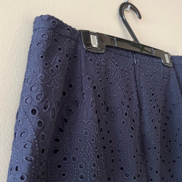 Talbots Navy Eyelet Skirt - Picture 14 of 16